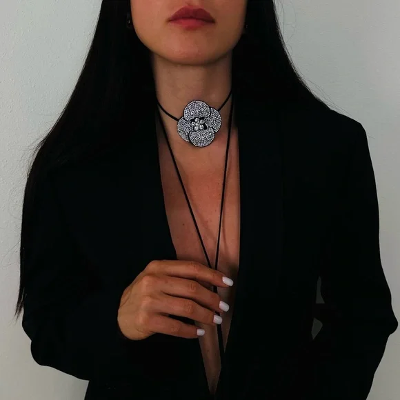 New Rhinestone Flower Large Black Necklace Choker - Picture 5 of 9